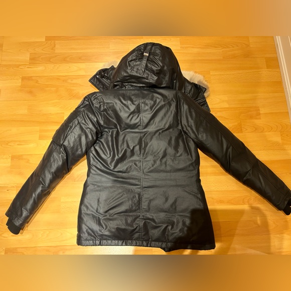 CANADA GOOSE - Women Winter Coat - Picture 3 of 3